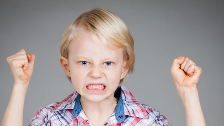 How do we deal with child aggression at school? Causes and solutions